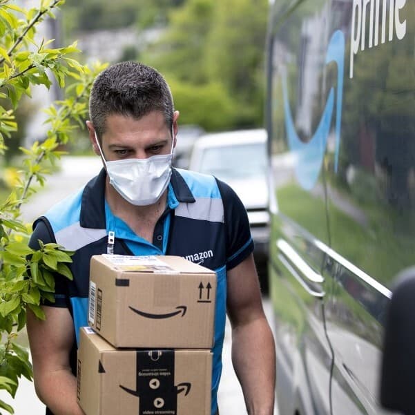 Amazon Prime üyeleri, hızlı teslimat hizmetinden faydalanabiliyor.