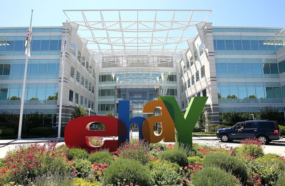 eBay, 11 milyon yeni müşteri ile birlikte 2020 yılını toplam 185 milyon aktif müşteri ile kapattı. 